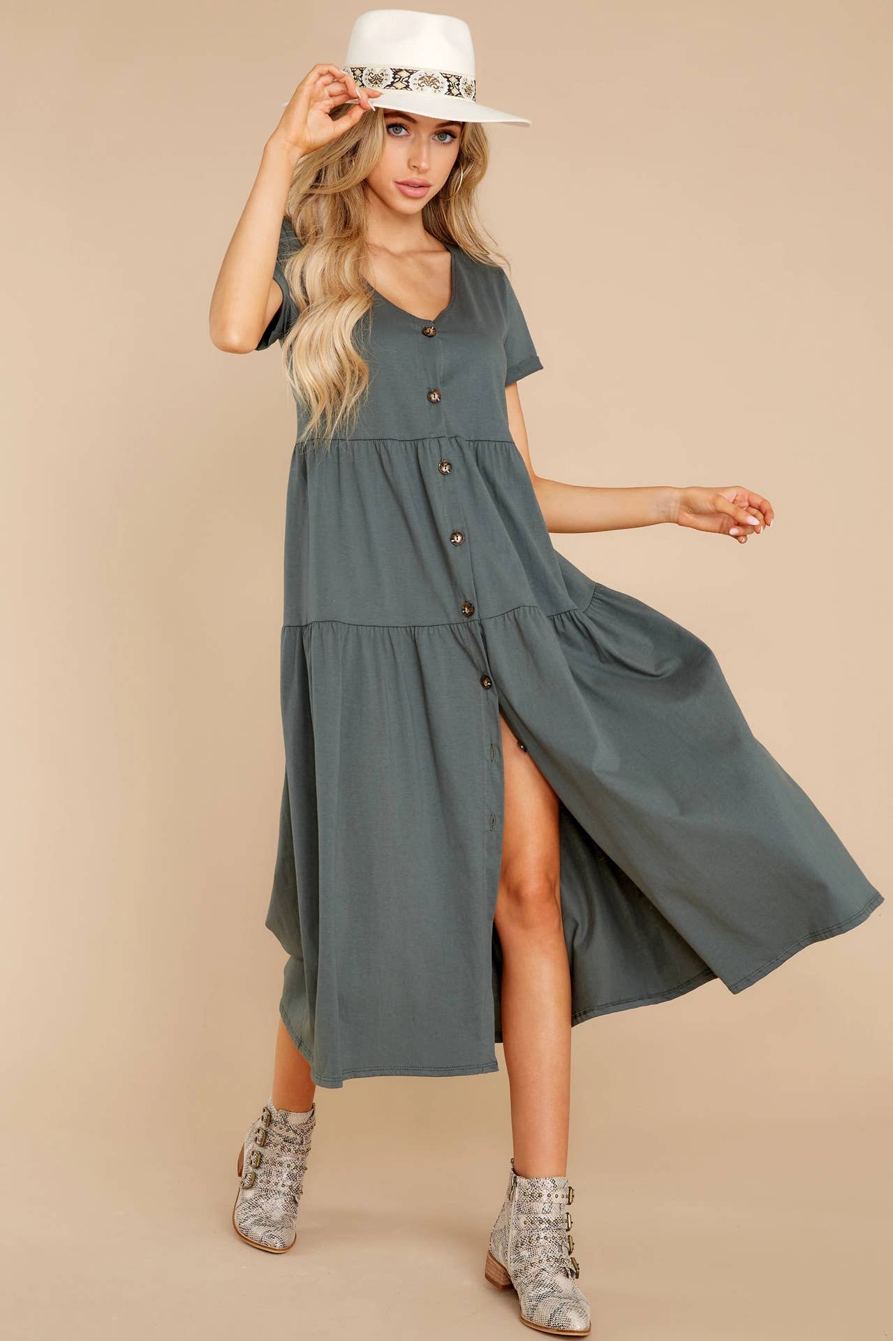 V-neck single-breasted pleated loose long dress