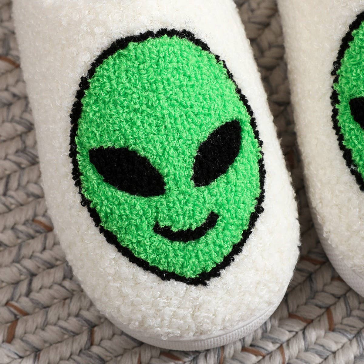ALIEN EMBROIDERED HOME COTTON SLIPPERS_CWSHS0764