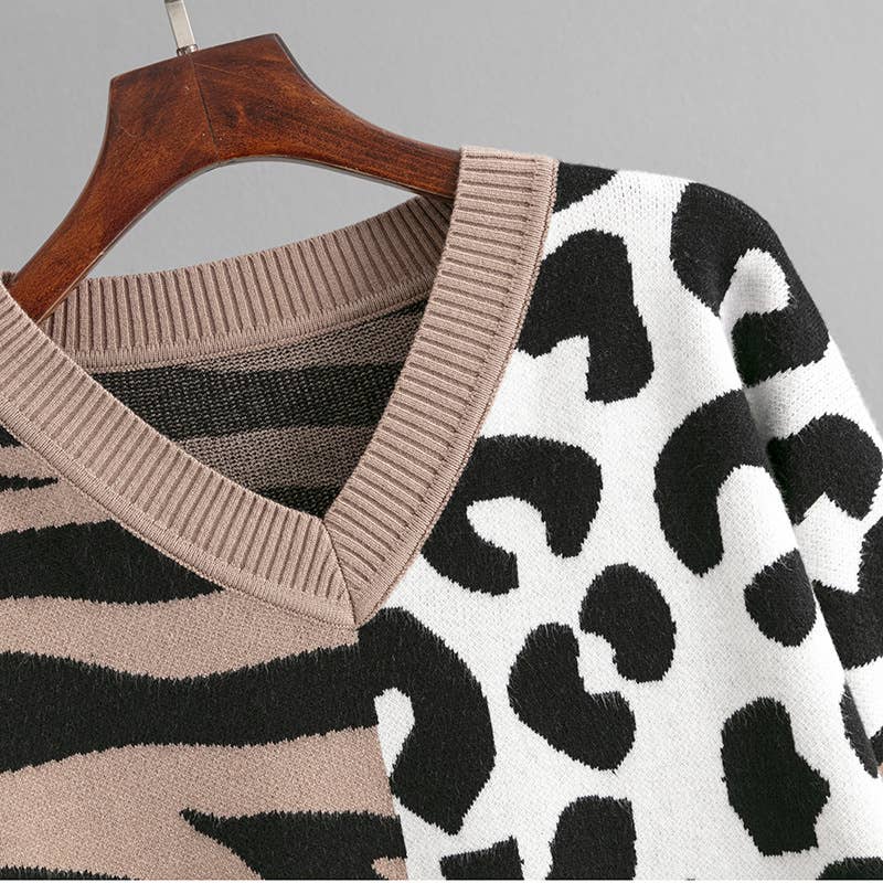LEOPARD PRINT PATCHWORK MIXED KNIT SWEATER