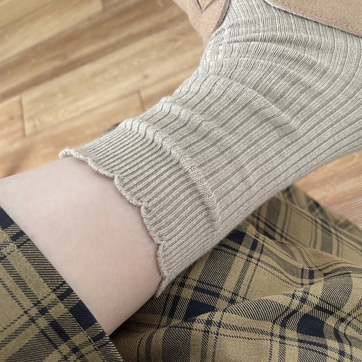 WOMEN'S SOLID COLOR CASHMERE LACE MID-CALF SOCKS