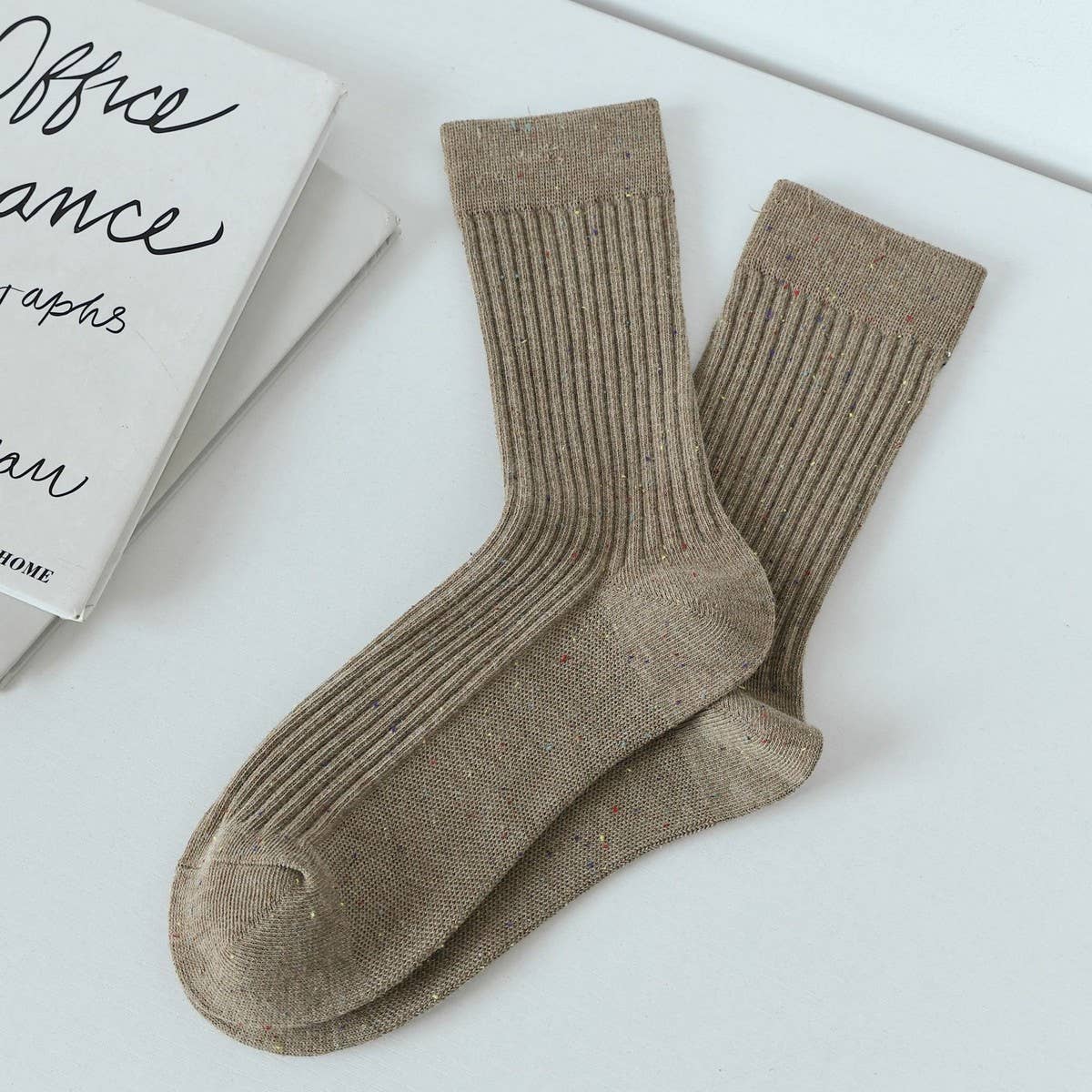 NEW SOLID COLOR CASUAL DOT YARN MIDDLE TUBE SOCKS