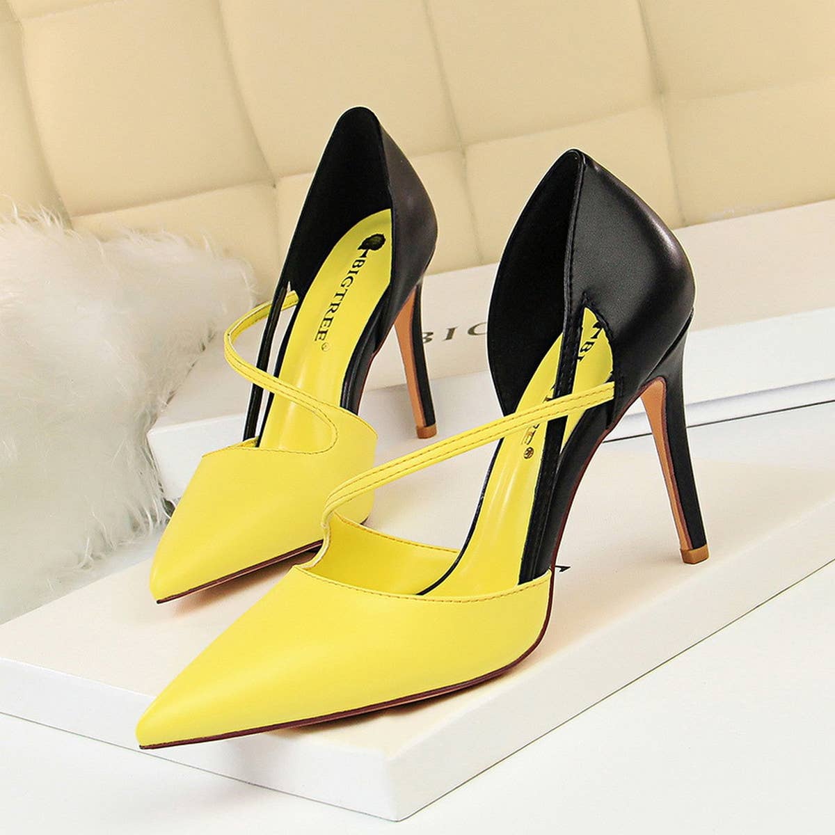 NEW POINTY COLOR MATCHING HOLLOW HIGH HEELS