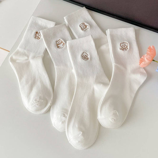 WHITE NEW EMBROIDERED SIMPLE MIDDLE SOCKS