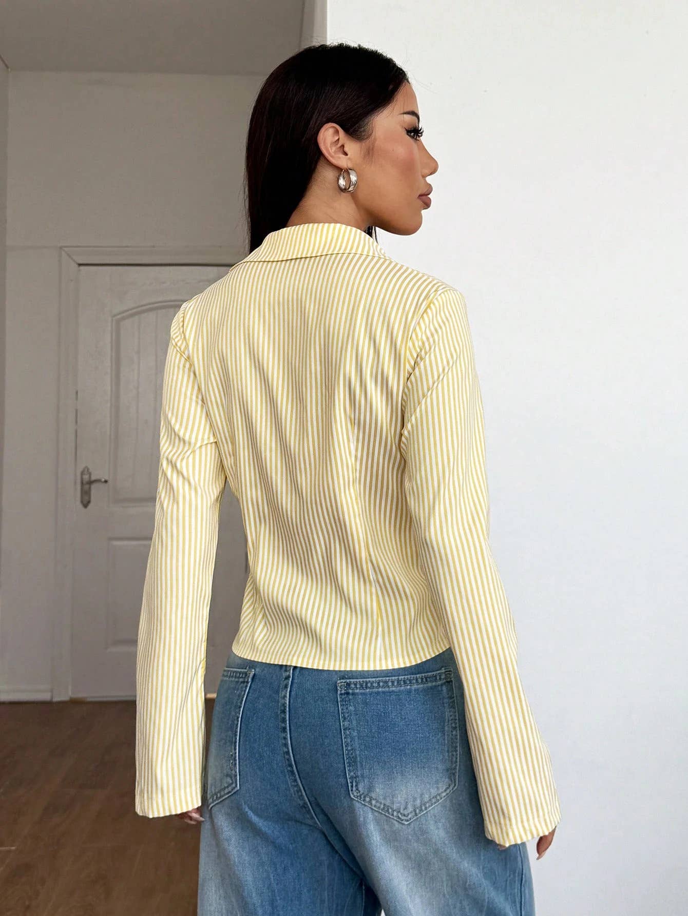 Fashionable V-neck striped long-sleeved shirt