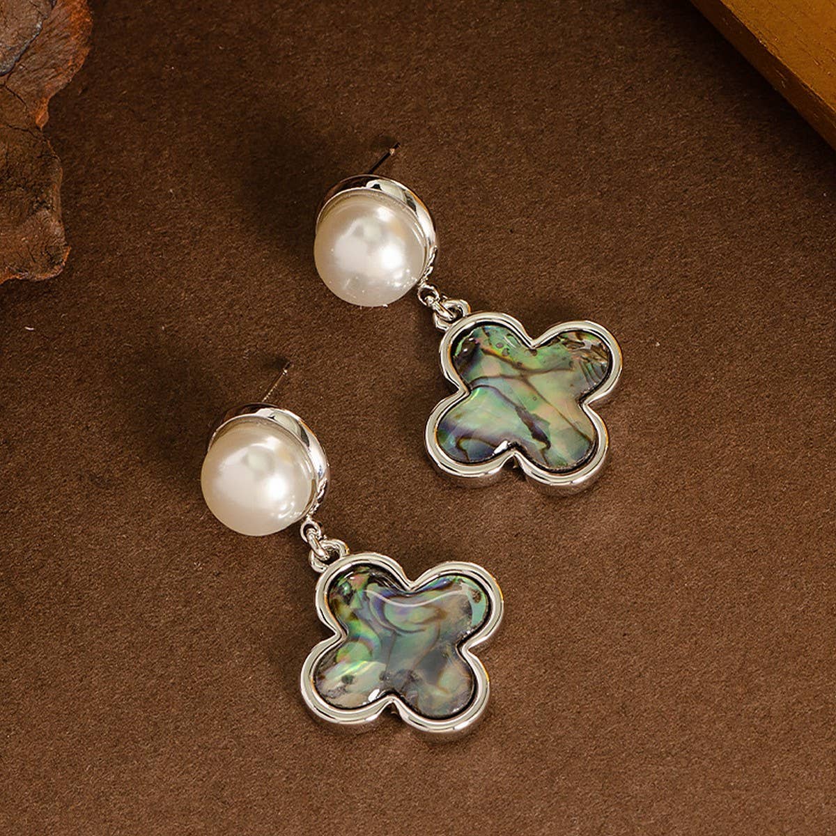 NATURAL COLORFUL ABALONE FOUR-LEAF CLOVER EARRINGS