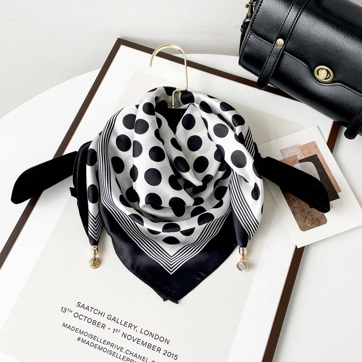 Magnetic Print Triangle Scarf for  Spring Style