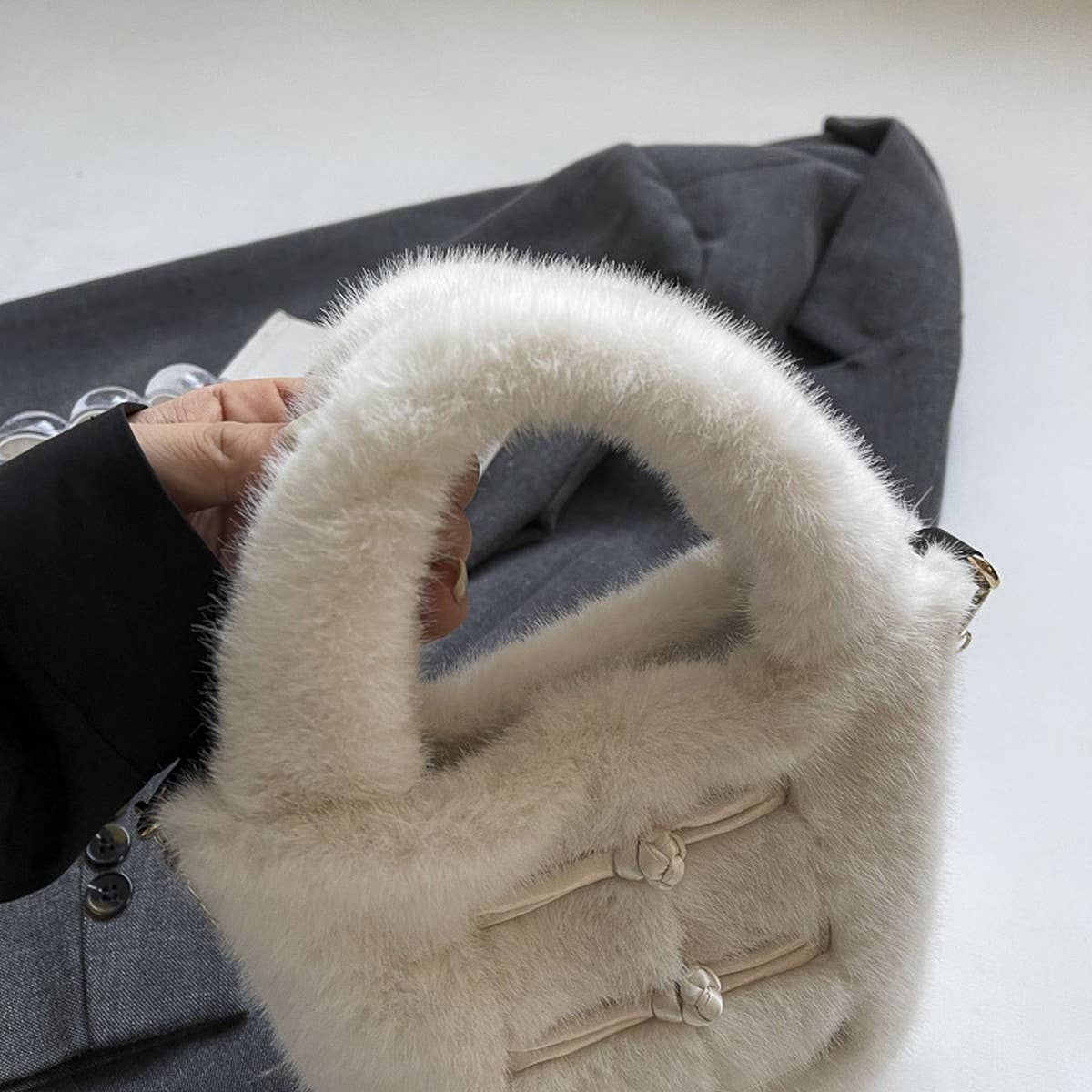 WINTER FASHION HAND-HELD BUCKET BAG PLUSH BAG_CWAB3927