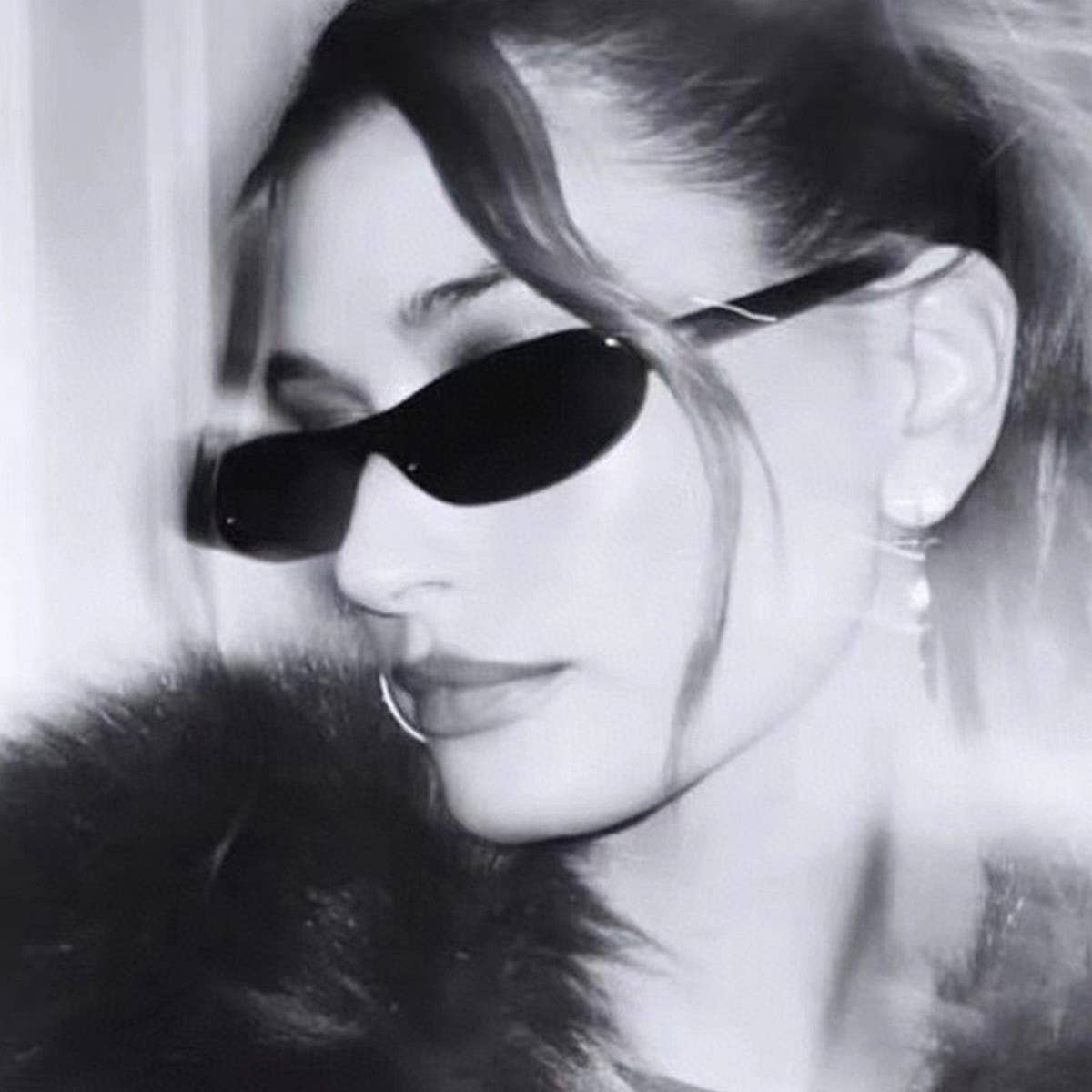 WOMEN NARROW FRAME RETRO OVAL SUNGLASSES