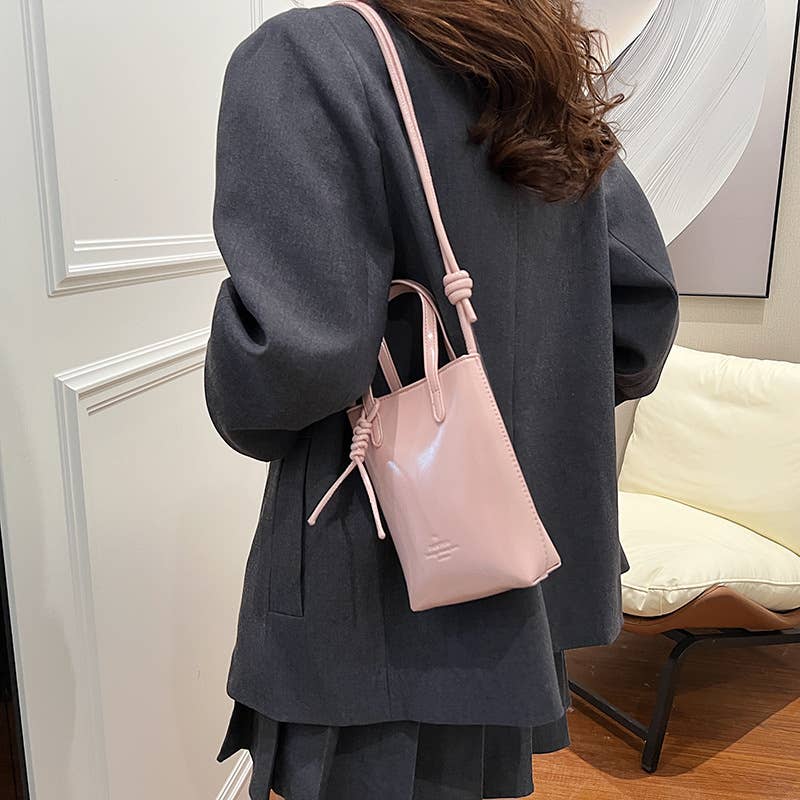 Glossy simple and niche single-shoulder bag