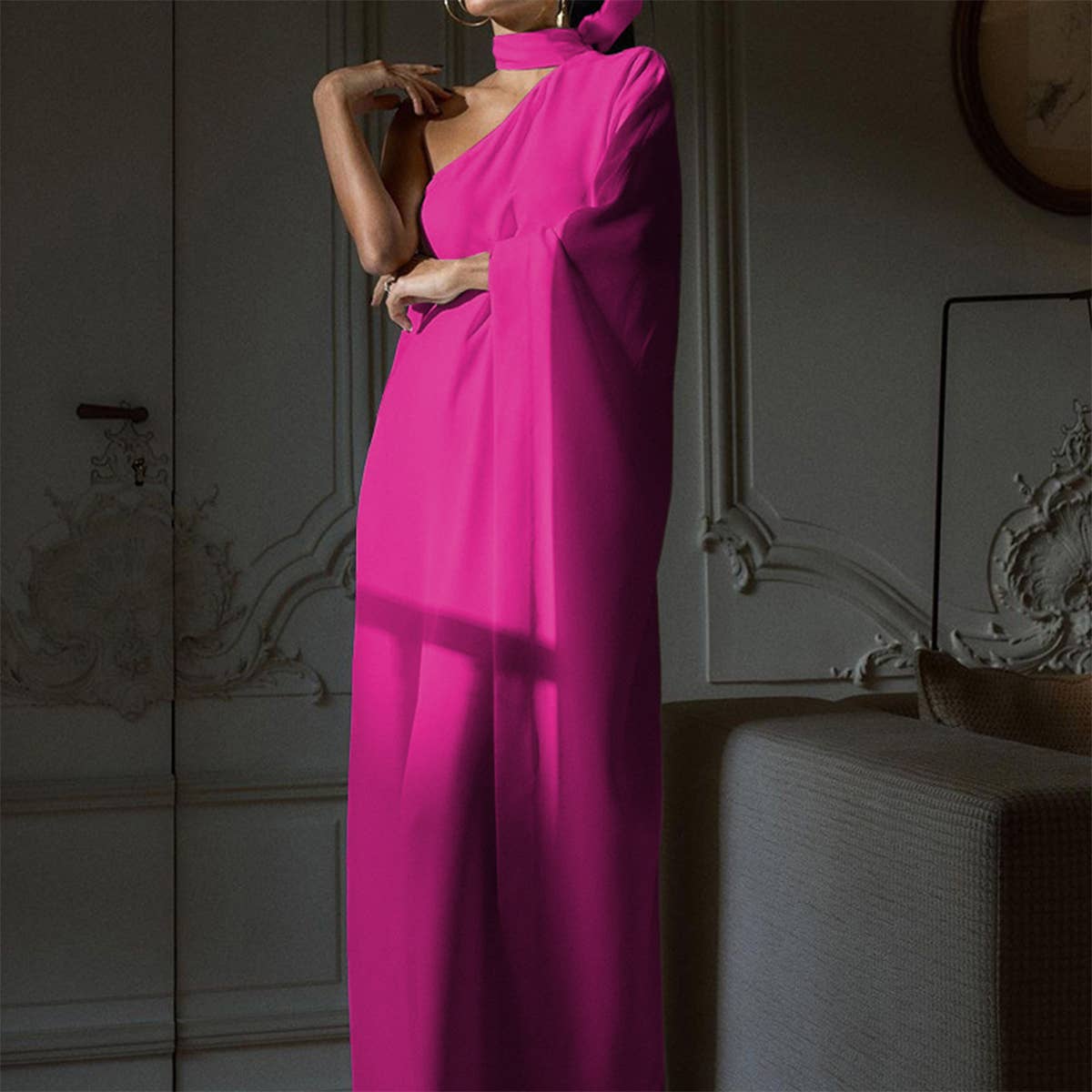 One-shoulder dress with French halter