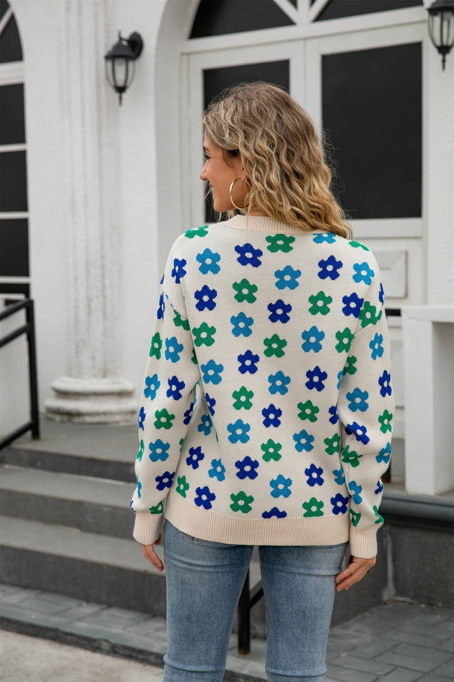 Versatile flower-printed warm threaded sweater