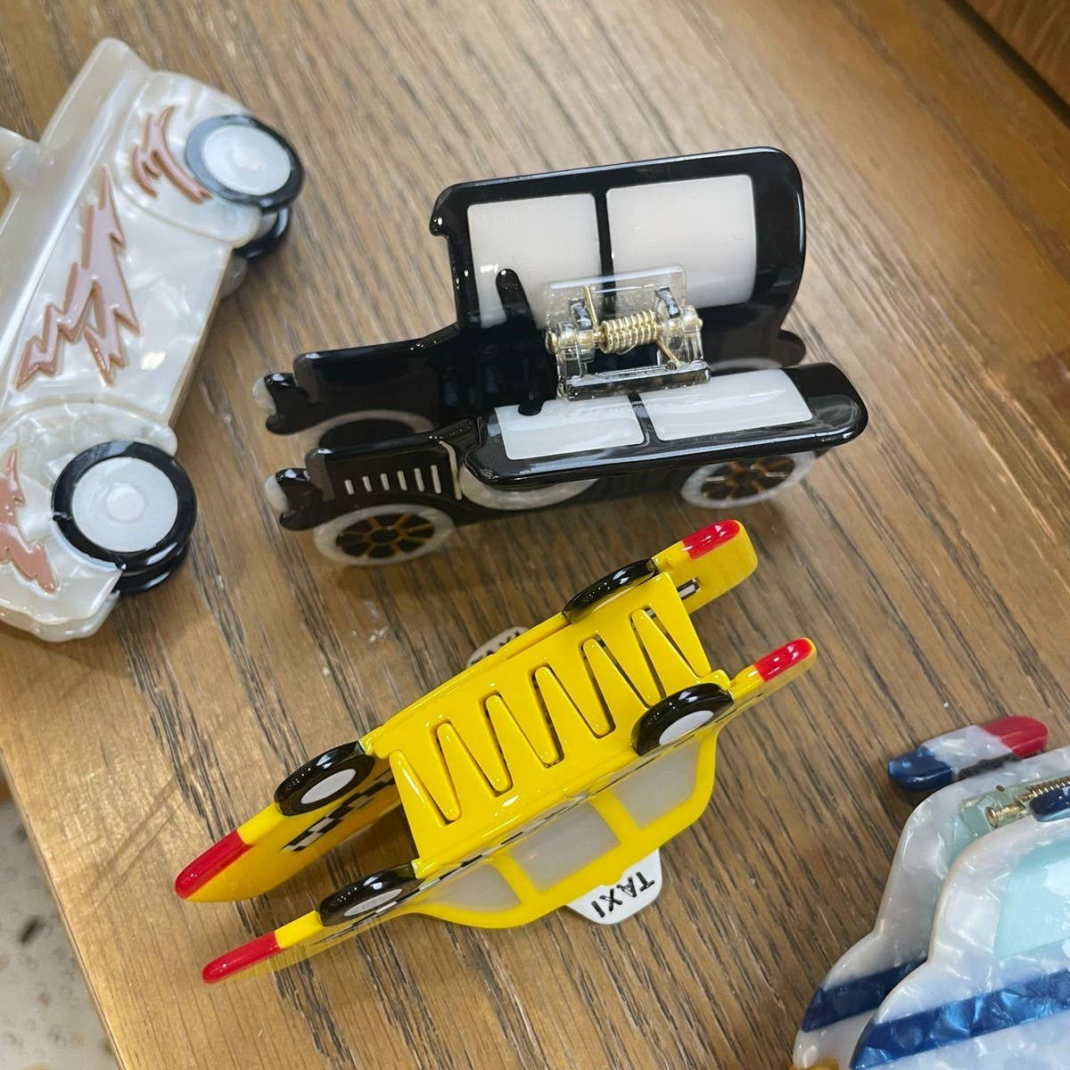 Vintage Vehicle Acetate Hair Claw ? 8cm Fun Clip