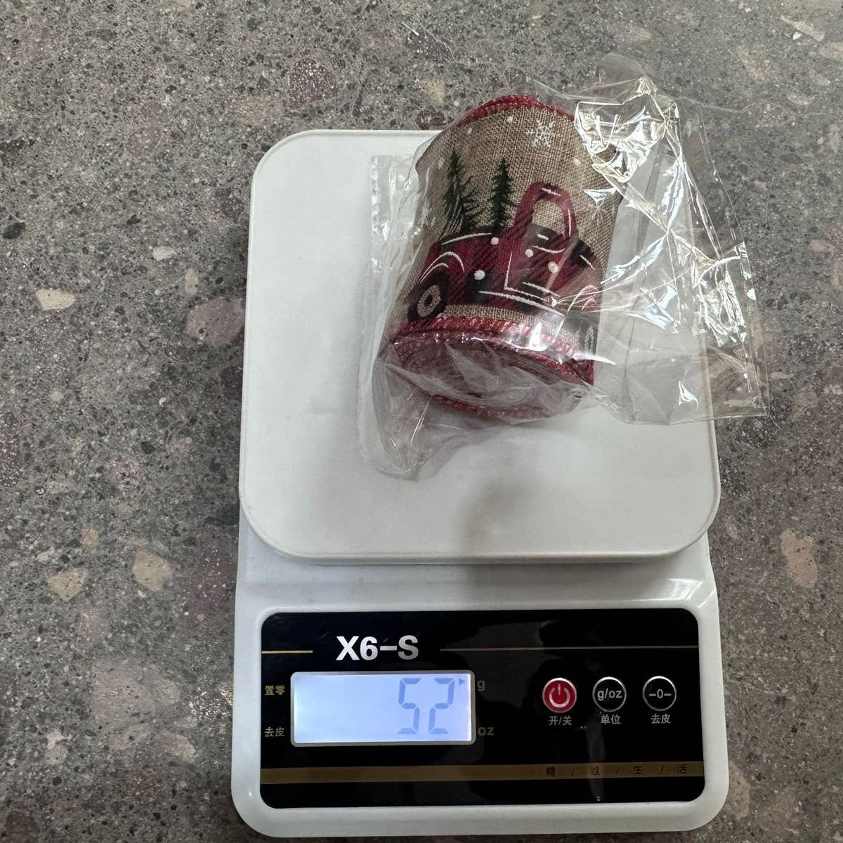 CWMM10207_CHRISTMAS  RIBBON ROLL HOLIDAY DECOR