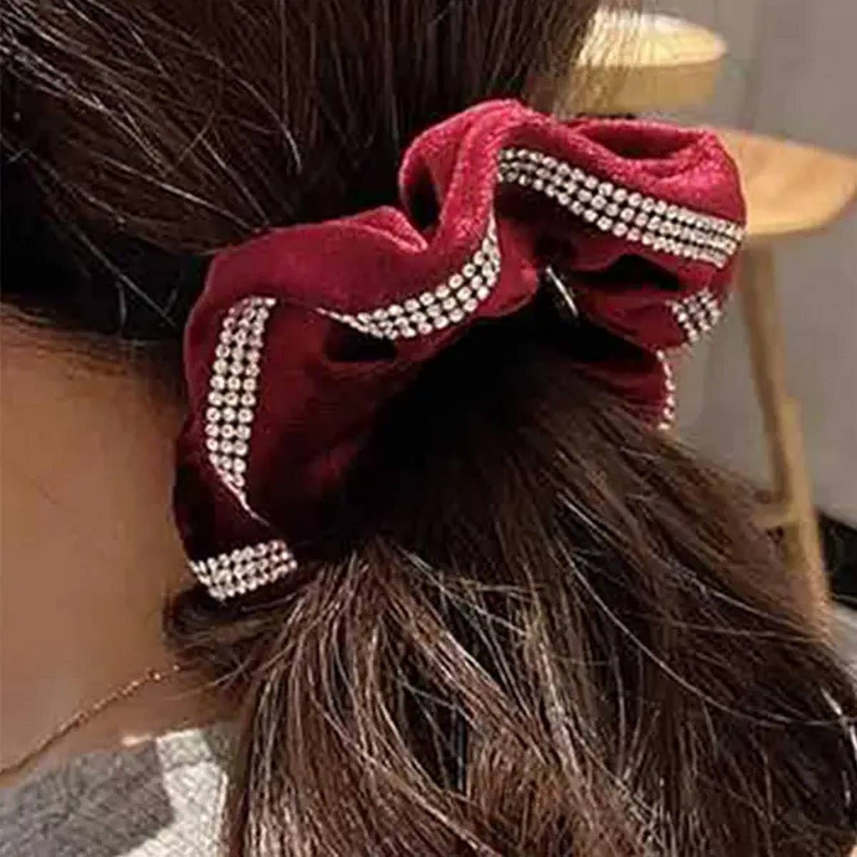 SOLID COLOR  VELVET SCRUNCHIE_CWAHA0173
