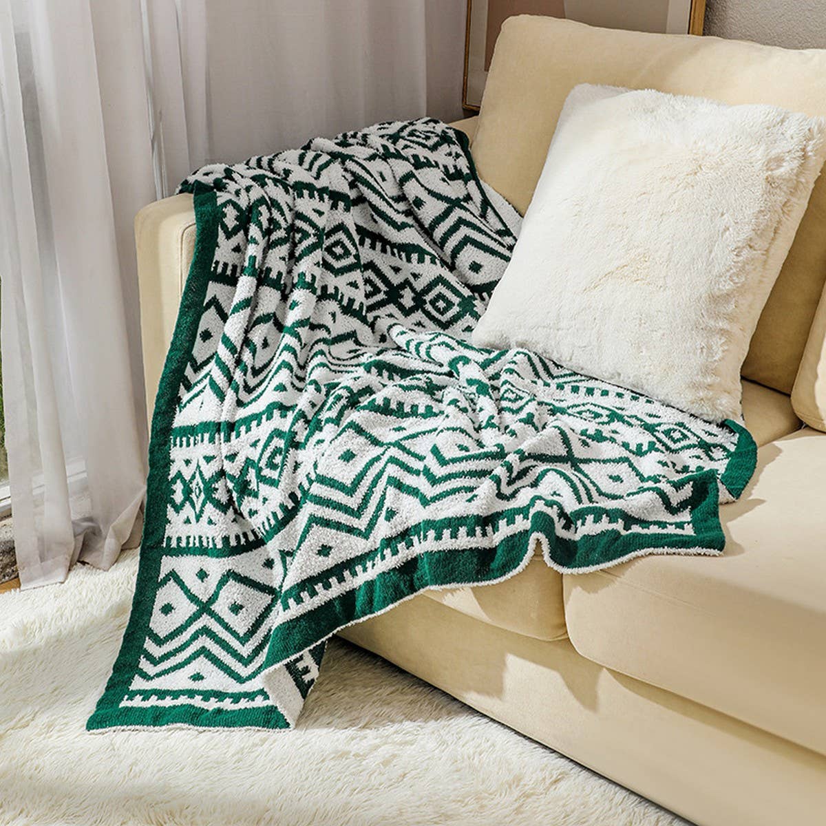 KNITTED SOFT AND LIGHT GEOMETRIC PATTERN BLANKET