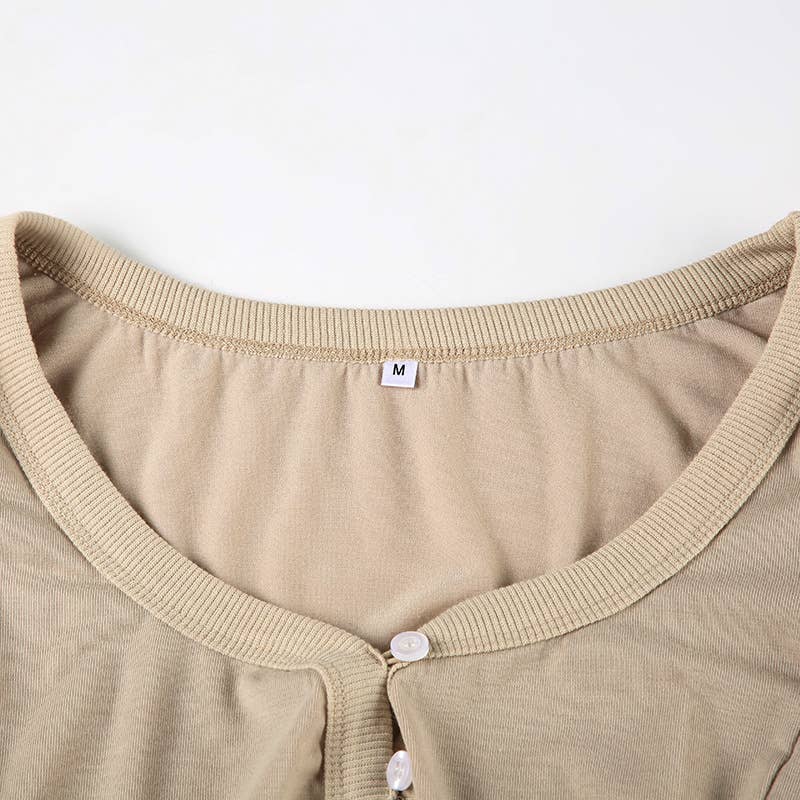 SLIM-FIT LOW-CUT ROUND NECK THREE-BUTTON T-SHIRT