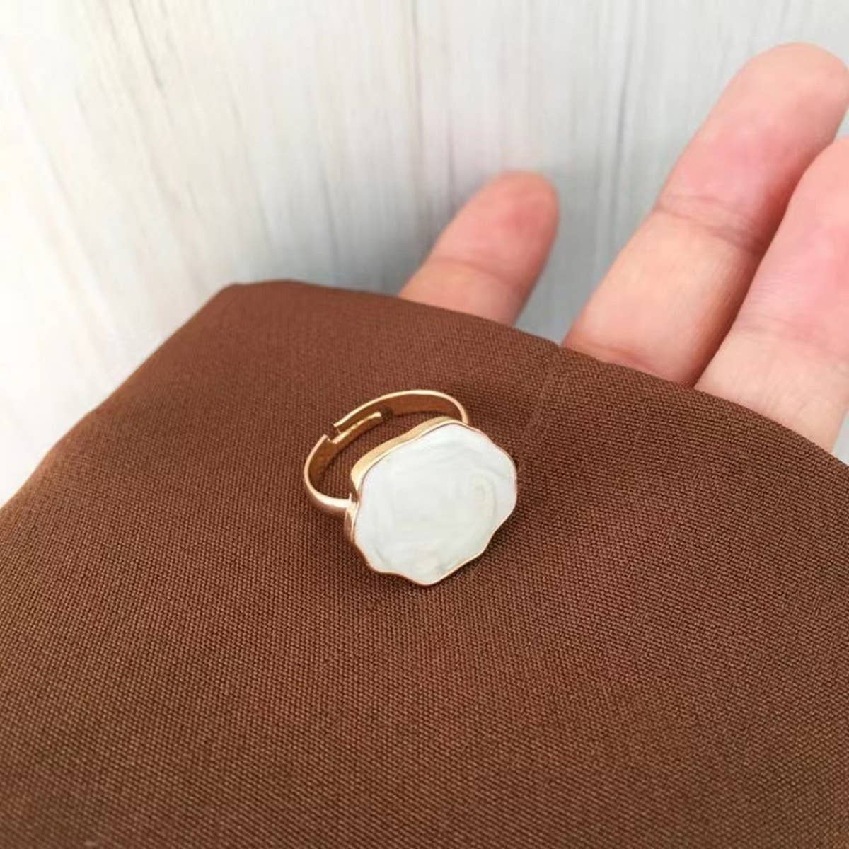 HONG KONG STYLE RETRO LUXURY RING