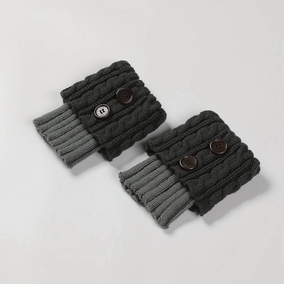 NEW COLOR MATCHING TWIST BUTTON WIDENED SOCKS