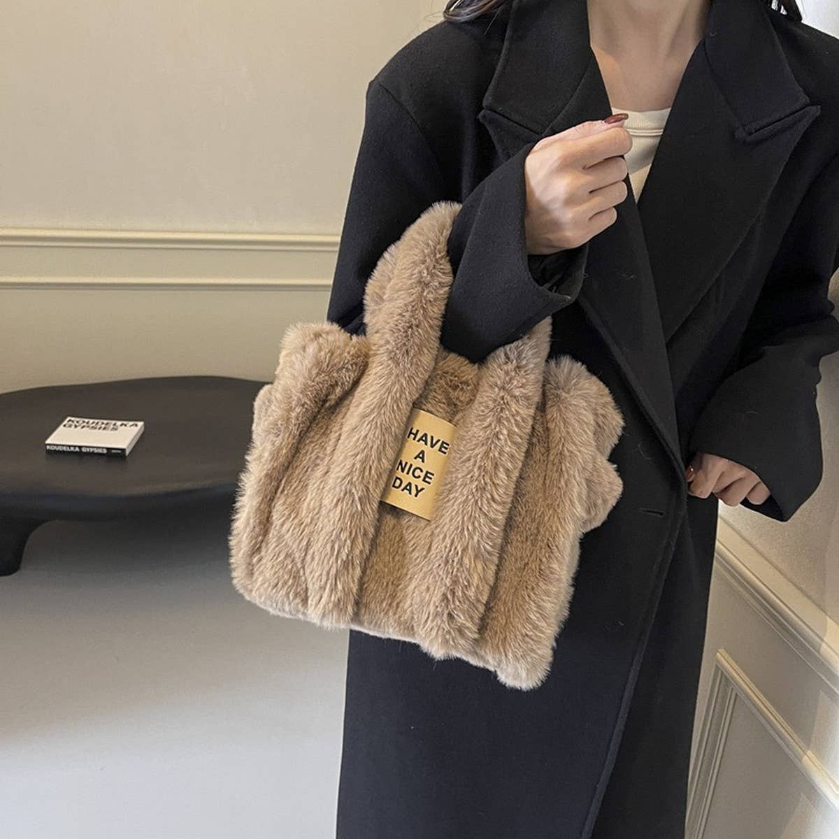 WINTER FAUX RABBIT FUR CROSSBODY HANDBAG PLUSH BAG_CWAB3998