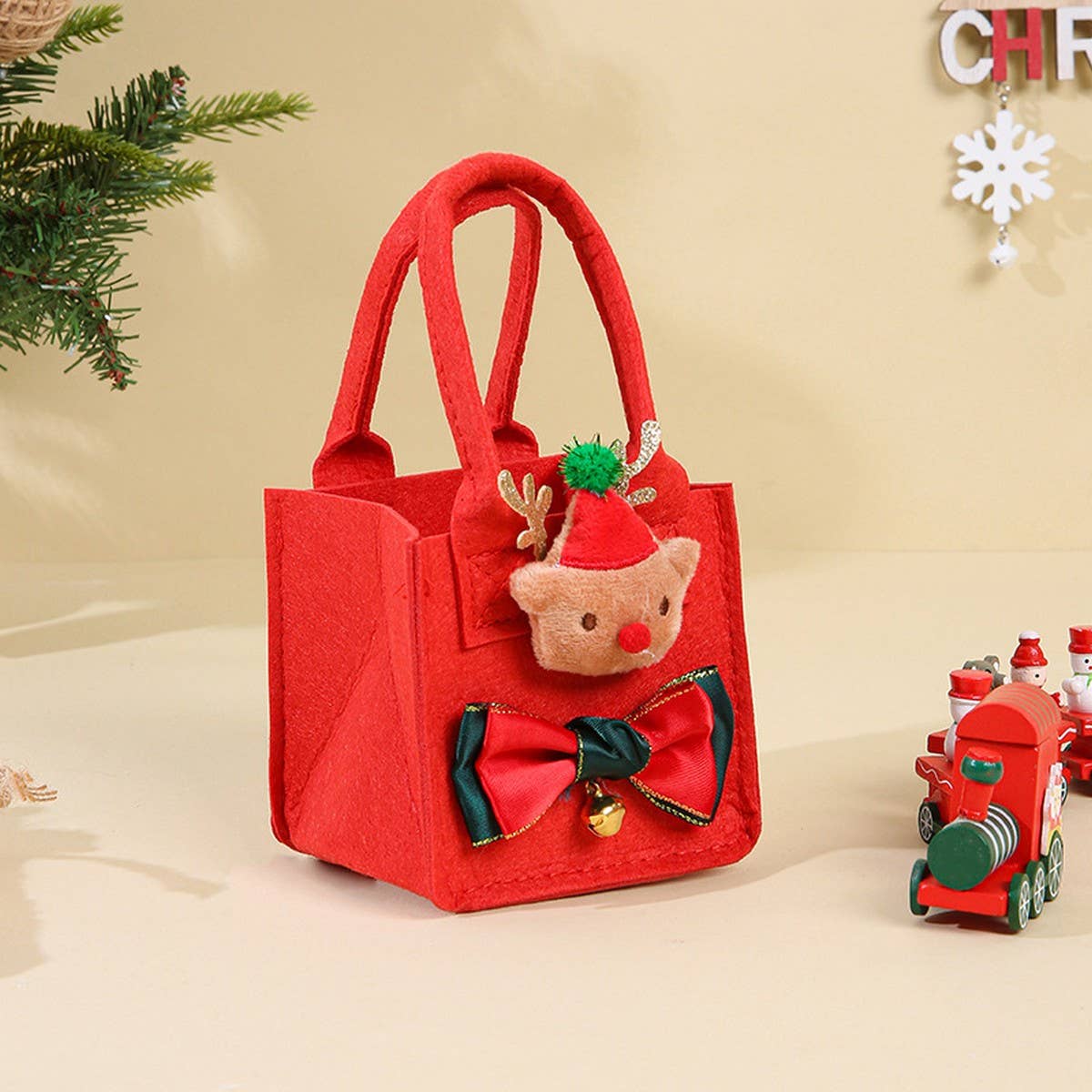 CWMM9359_CHRISTMAS EVE APPLE BOX HANDHELD GIFT BAG