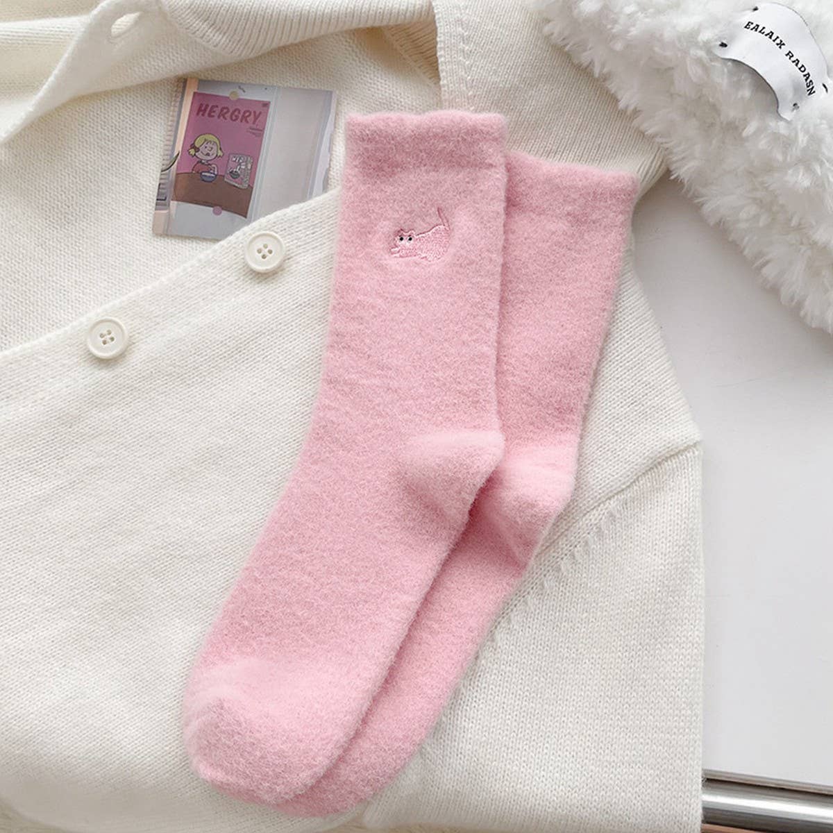 NEW STYLE EMBROIDERED CAT WARM MID-CALF SOCKS_CWMS0798