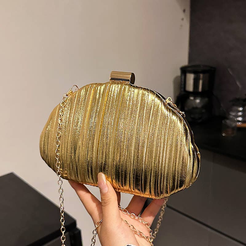 Fashionable and niche glossy single-shoulder bag