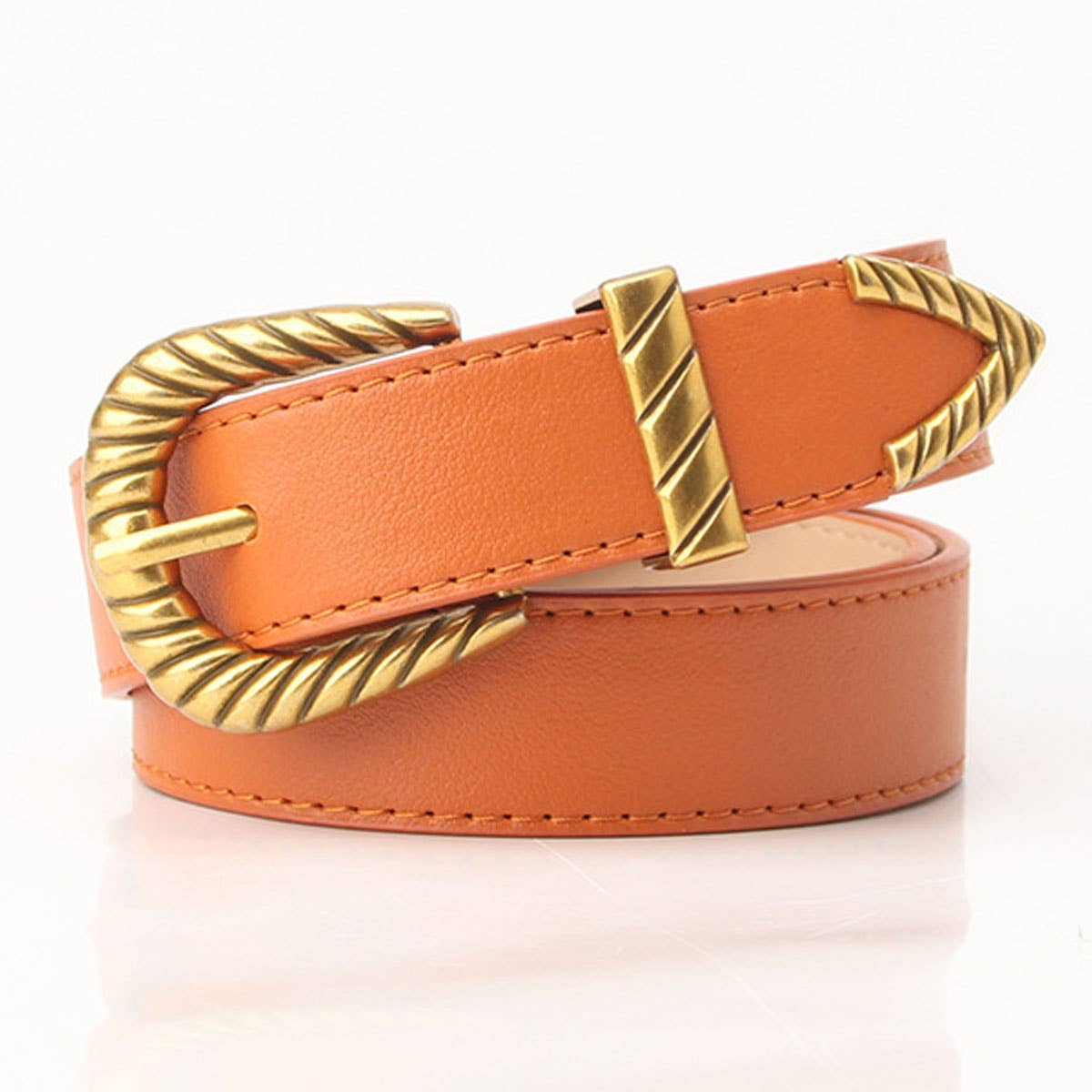 Versatile needle buckle belt with threaded belt