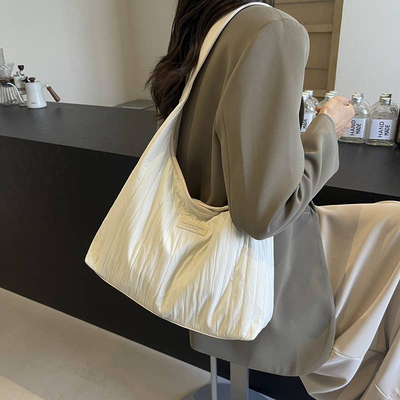 Large-capacity lightweight hand-held cloth bag