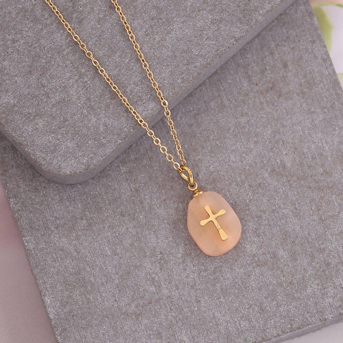 WOMEN NATURAL STONE CROSS NECKLACE