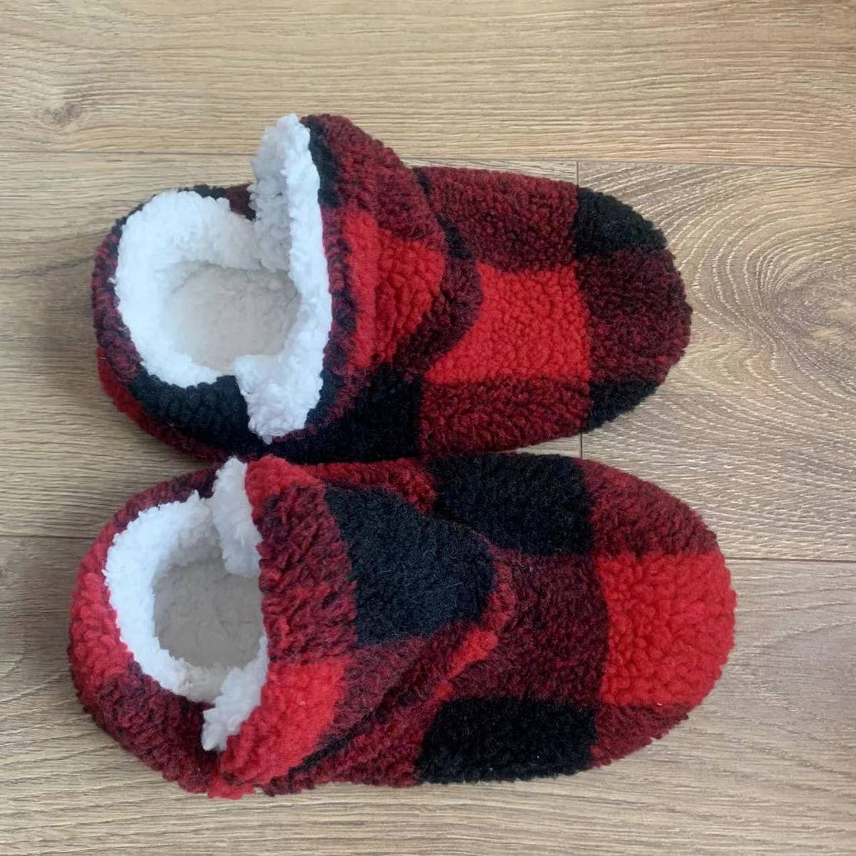 HOME WARM SOFT BOTTOM NON-SLIP SOCK SLIPPERS