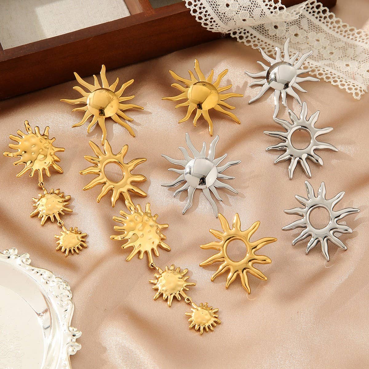 VINTAGE METAL SUN 18K GOLD STAINLESS STEEL EARRINGS