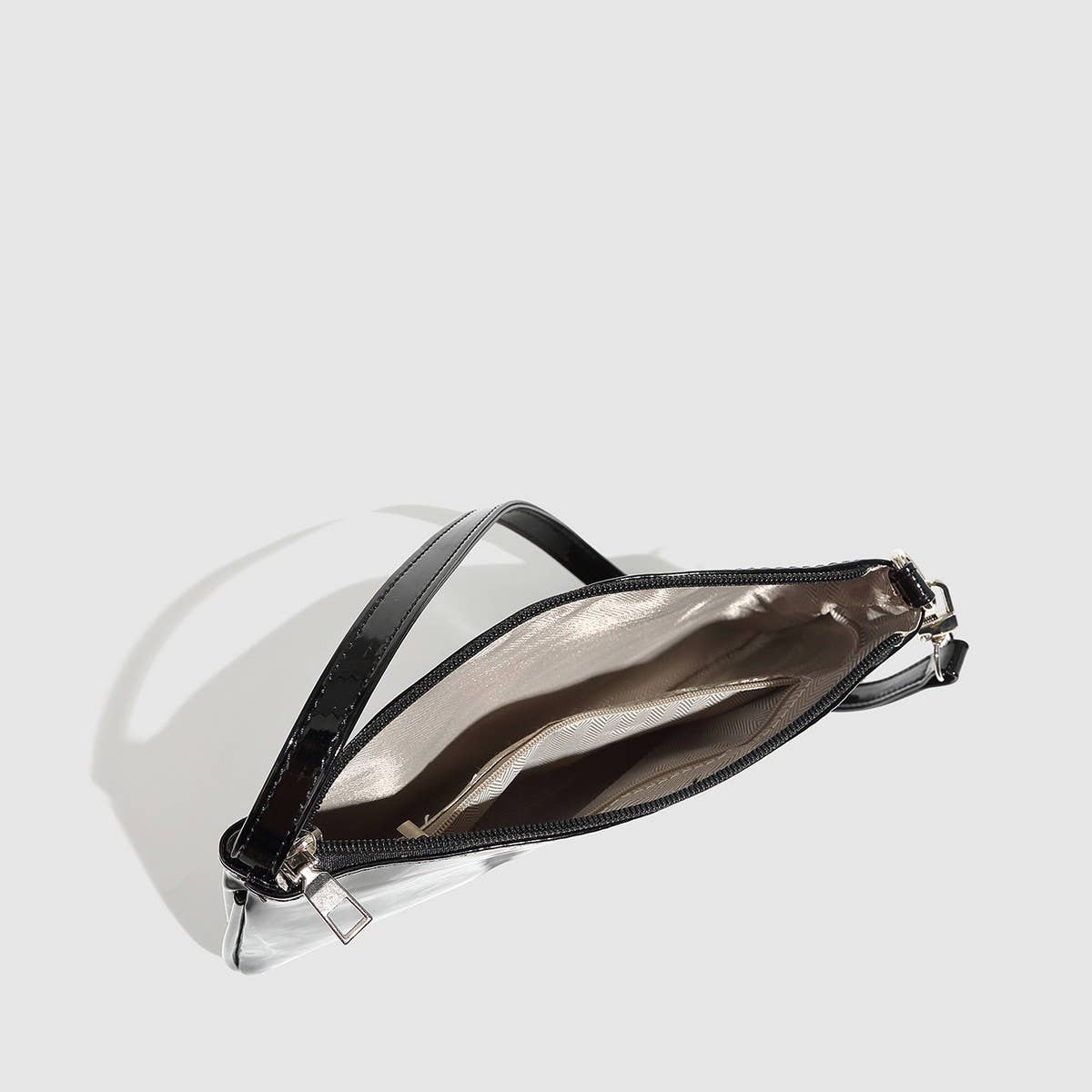 Simple Stylish Baguette Tote Bag for Women_CWAB5693