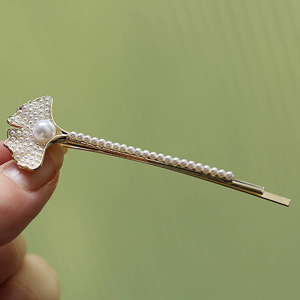 Vintage Pearl Leaf Hair Clip ? Elegant Side Pin_CWAHA1224