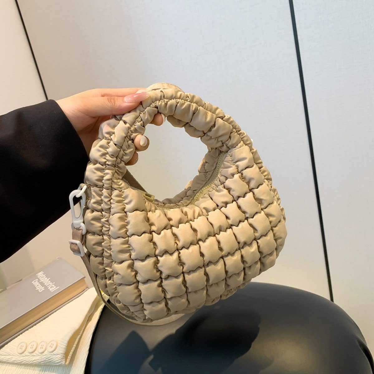 Puffy Cloud Handbag Shoulder Crossbody Bag_CUAB00488