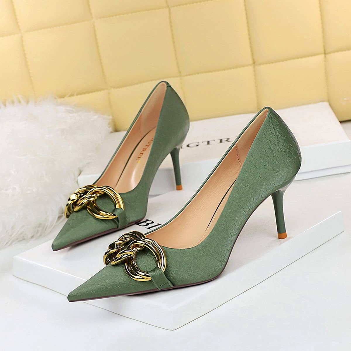 SHALLOW-MOUTHED POINTED METAL BUCKLE HIGH HEELS