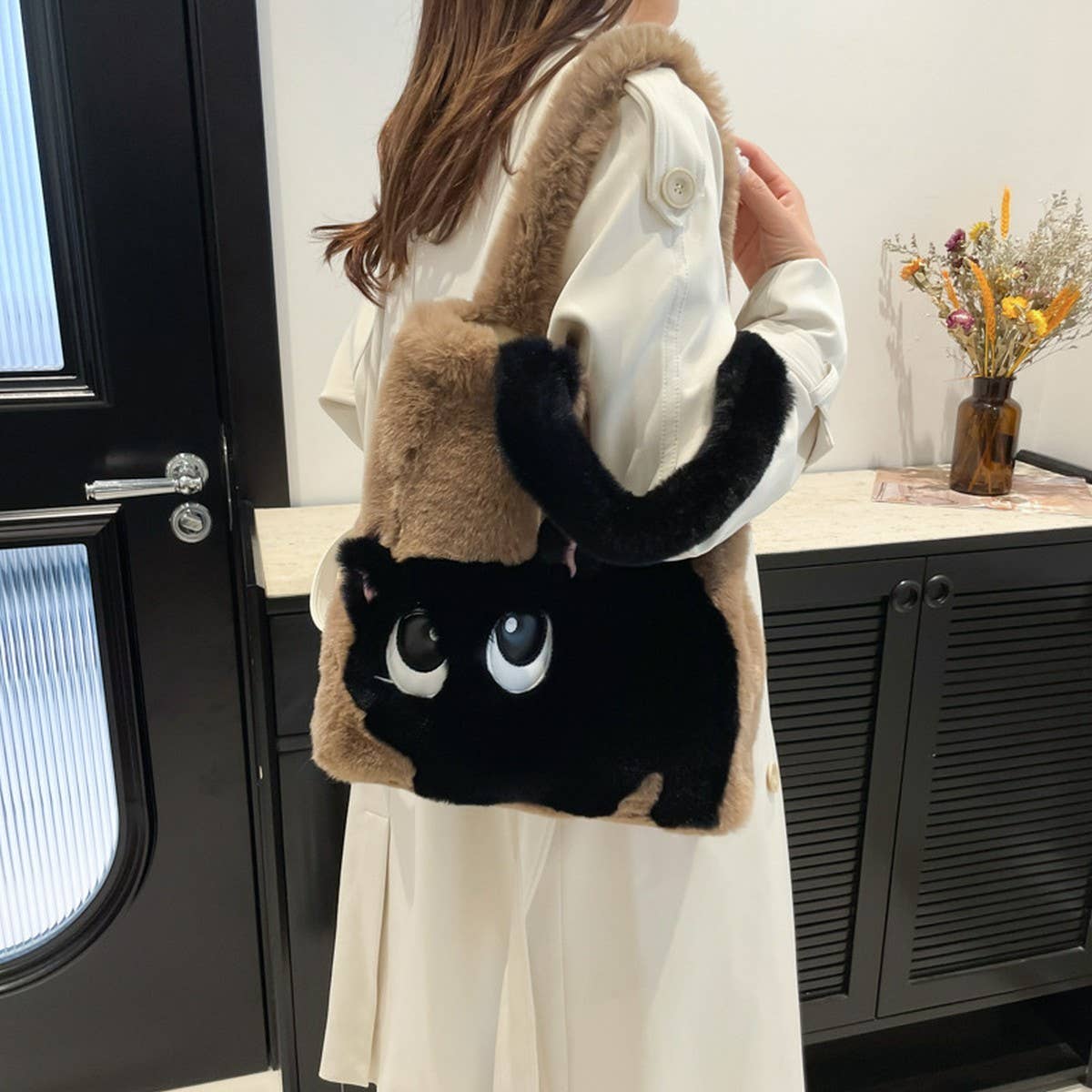 WINTER CAT CARTOON PATCHWORK EMBROIDERY PLUSH BAG_CWAB3916