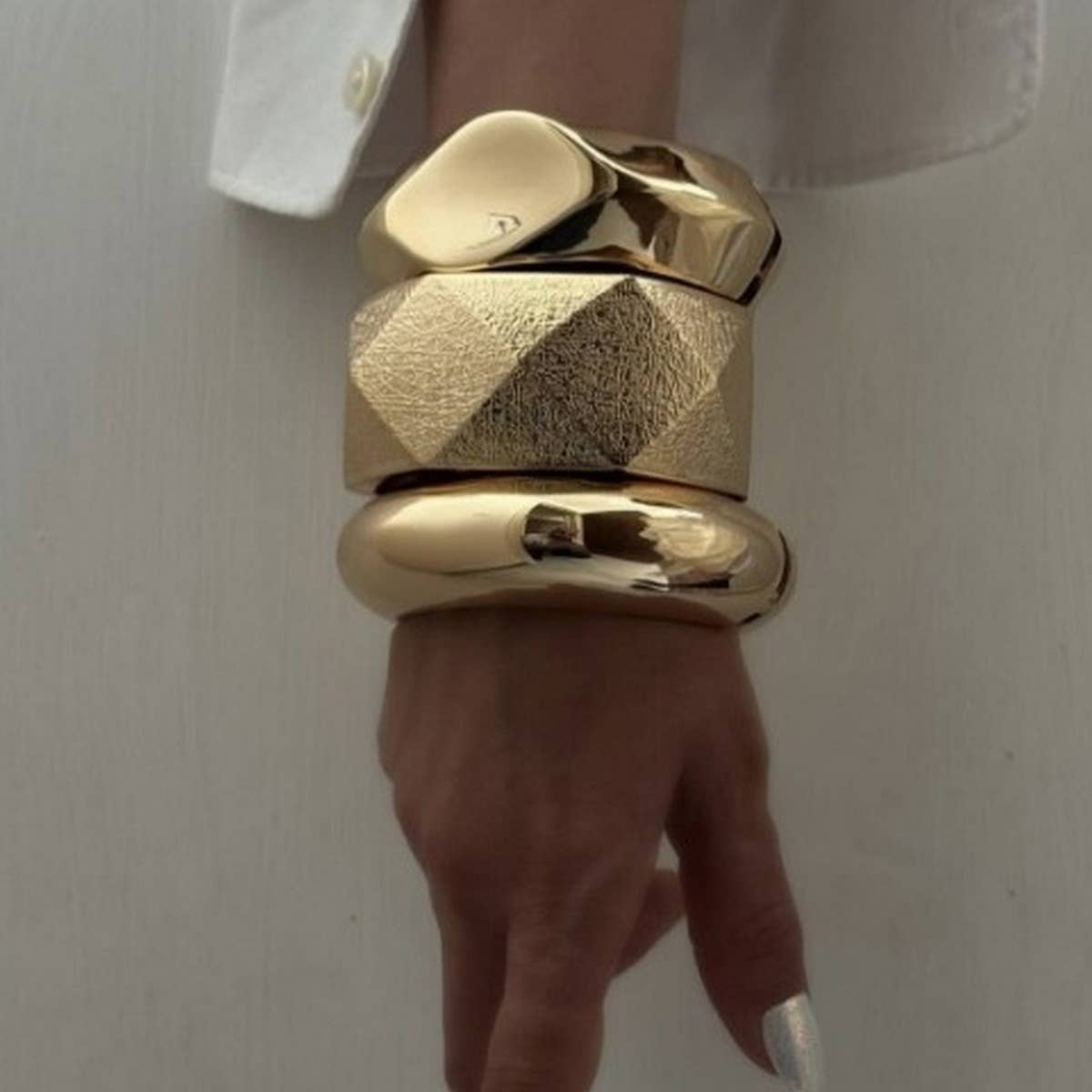 NEW RETRO LUXURY FASHION VERSATILE OPEN BRACELET