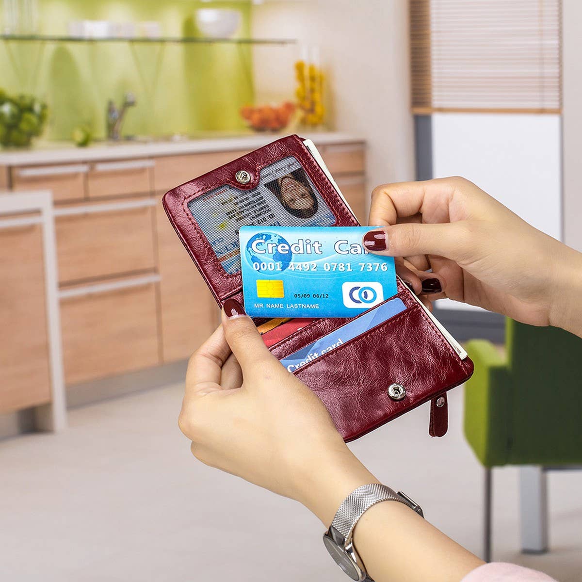 ULTRA-THIN RETRO VERTICAL SMALL POCKET WALLET_CWAB3819