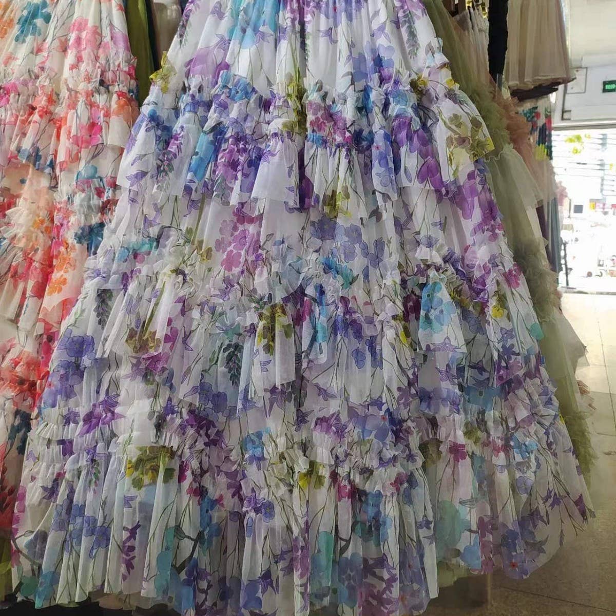 LAYERING TULLE SKIRTS WITH FLORAL PRINTS_CWBLS0400