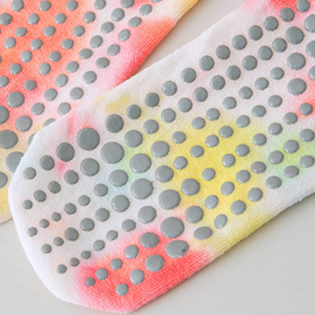 PILATES ANTI-SLIP SOCKS FOR WOMEN MIDDLE TUBE_CWMS0239