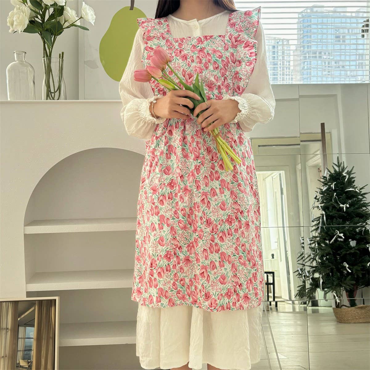 PURE COTTON RUFFLED FLORAL HANDMADE APRON_CWMM5805