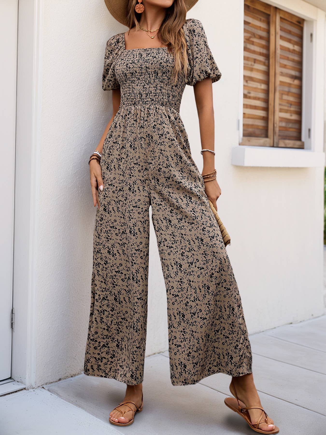 Printed jumpsuit with square collar puffed sleeve