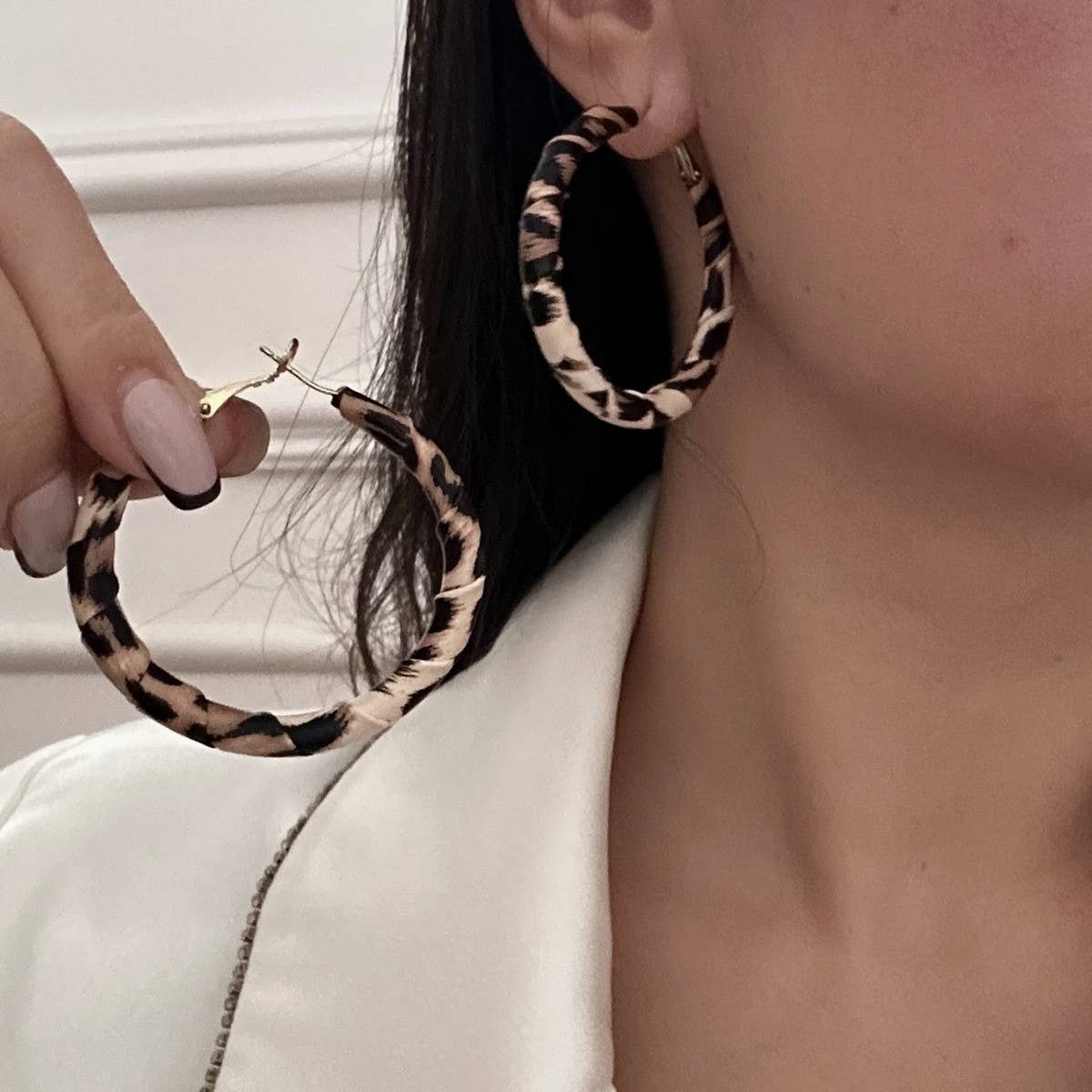 FASHIONABLE LEOPARD PRINT SILVER NEEDLE EARRINGS