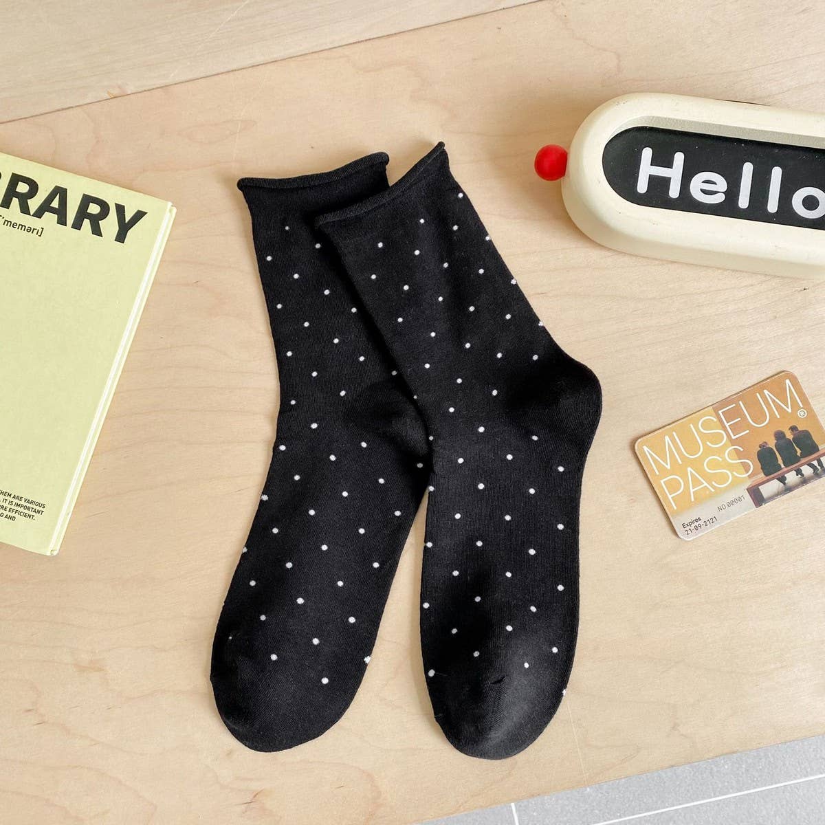 NEW AUTUMN LOVE BREATHABLE MIDDLE TUBE SOCKS