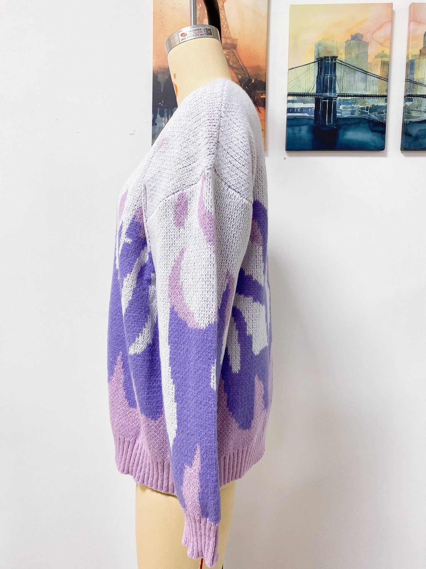 FLAME-JACQUARD CREW-NECK LONG-SLEEVED SWEATER