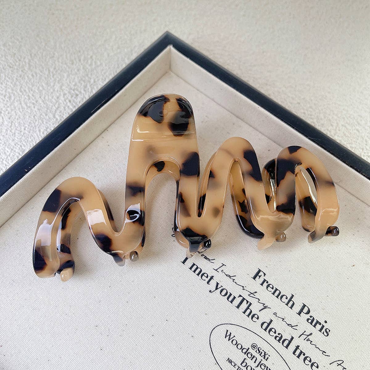 Wavy Hair Claw - Luxe Large Volume Shark Clip_CWAHA1337