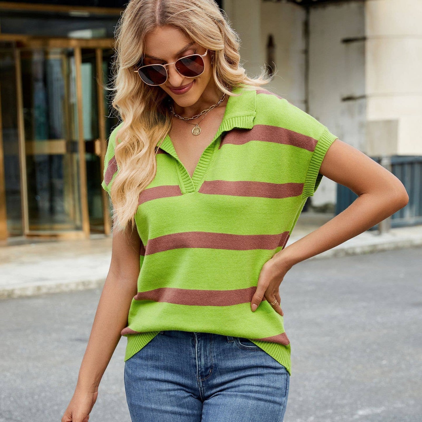 Striped casual sweater with color contrast lapels