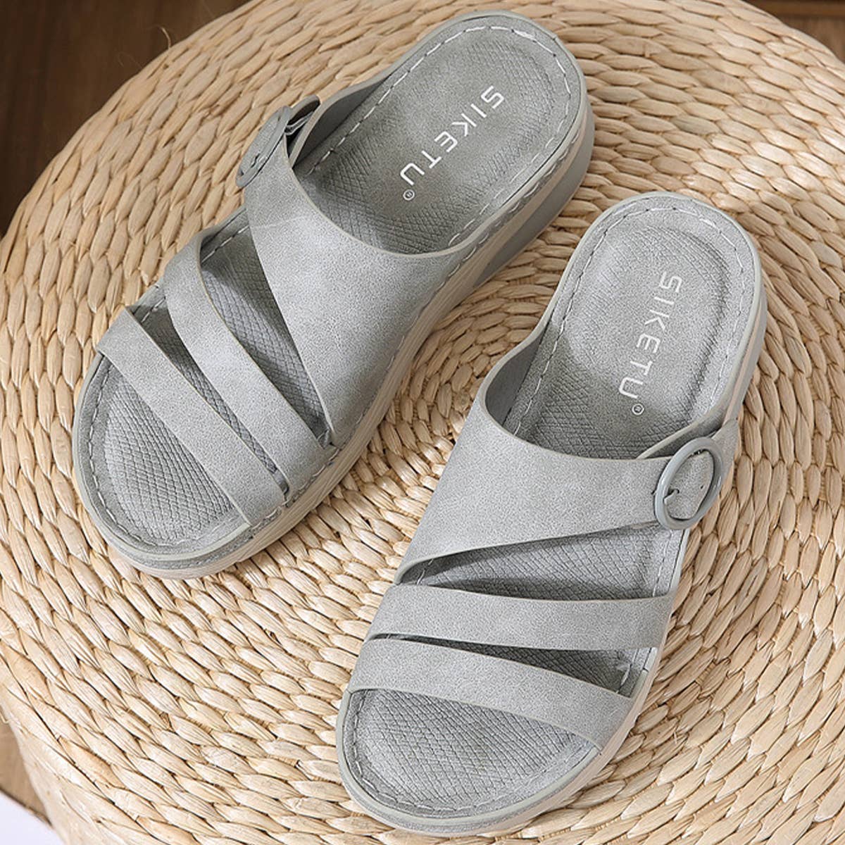 LEISURE SPORTS COMFORTABLE THICK SOLE SANDALS