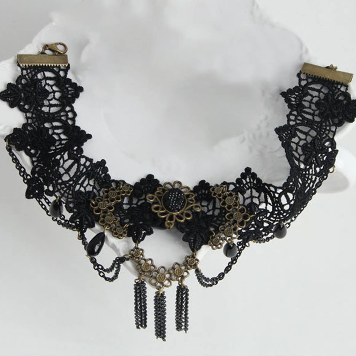 HALLOWEEN RETRO TASSEL CRYSTAL LACE SHORT NECKLACE