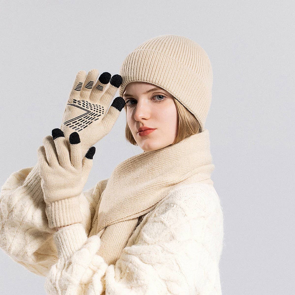 WINTER WARM OUTDOOR HAT GLOVES SCARF SET